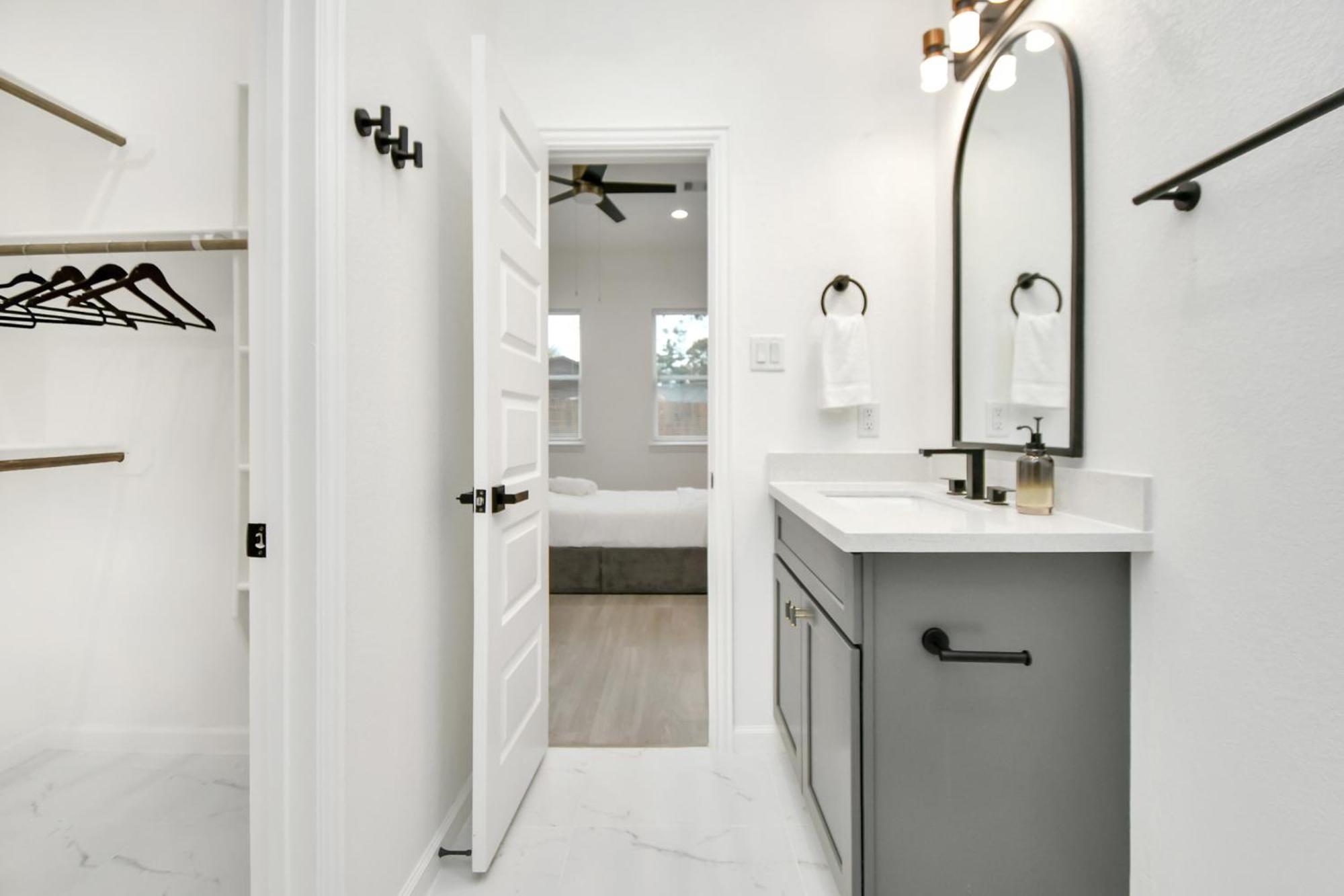 Luxe 3br/2ba Near Downtown•sleeps 9• Netflix•wi-fi