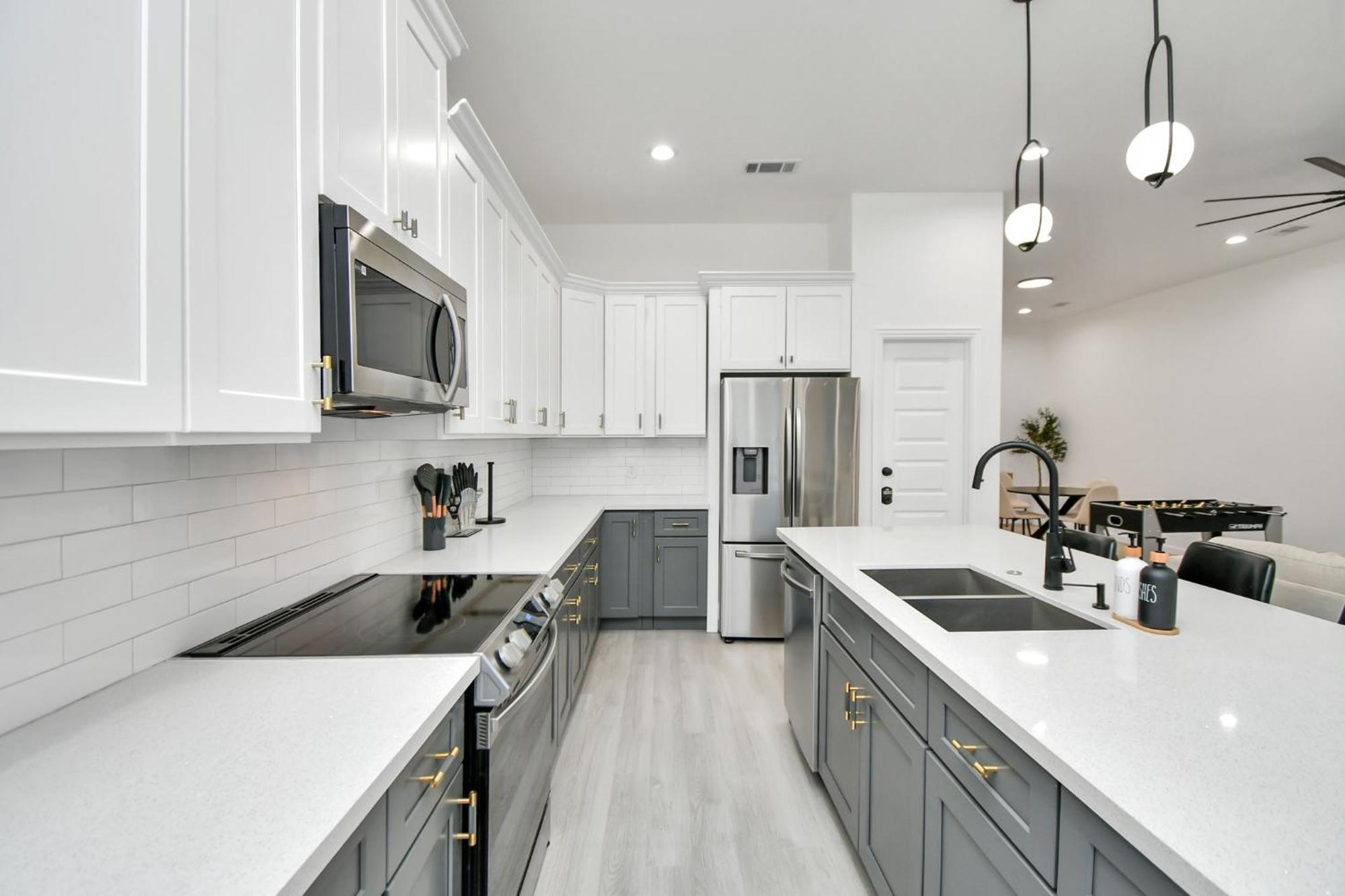 Luxe 3br/2ba Near Downtown•sleeps 9• Netflix•wi-fi Holiday home *